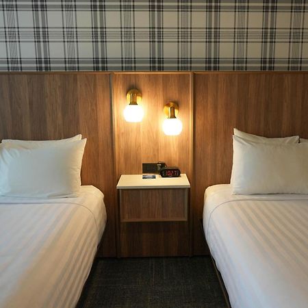 Travelodge By Wyndham Niagara Falls At The Falls Exterior photo