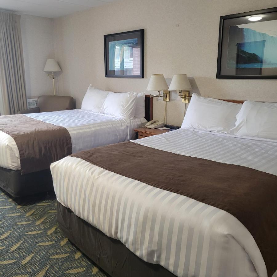 Travelodge By Wyndham Niagara Falls At The Falls Exterior photo