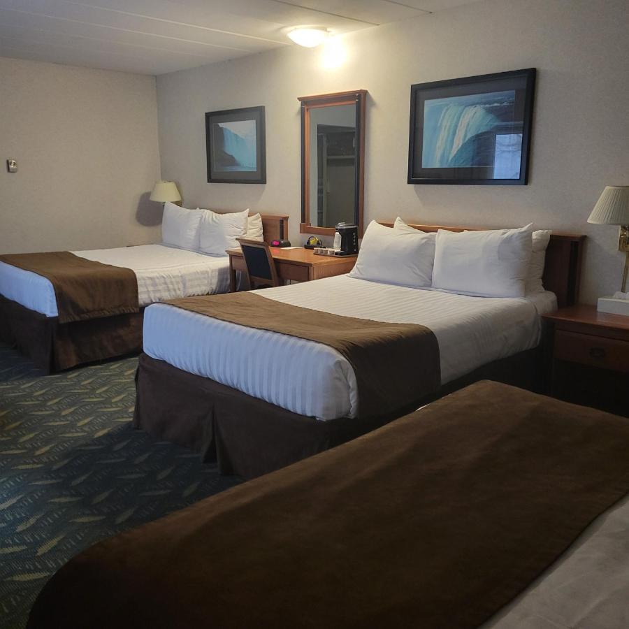 Travelodge By Wyndham Niagara Falls At The Falls Exterior photo