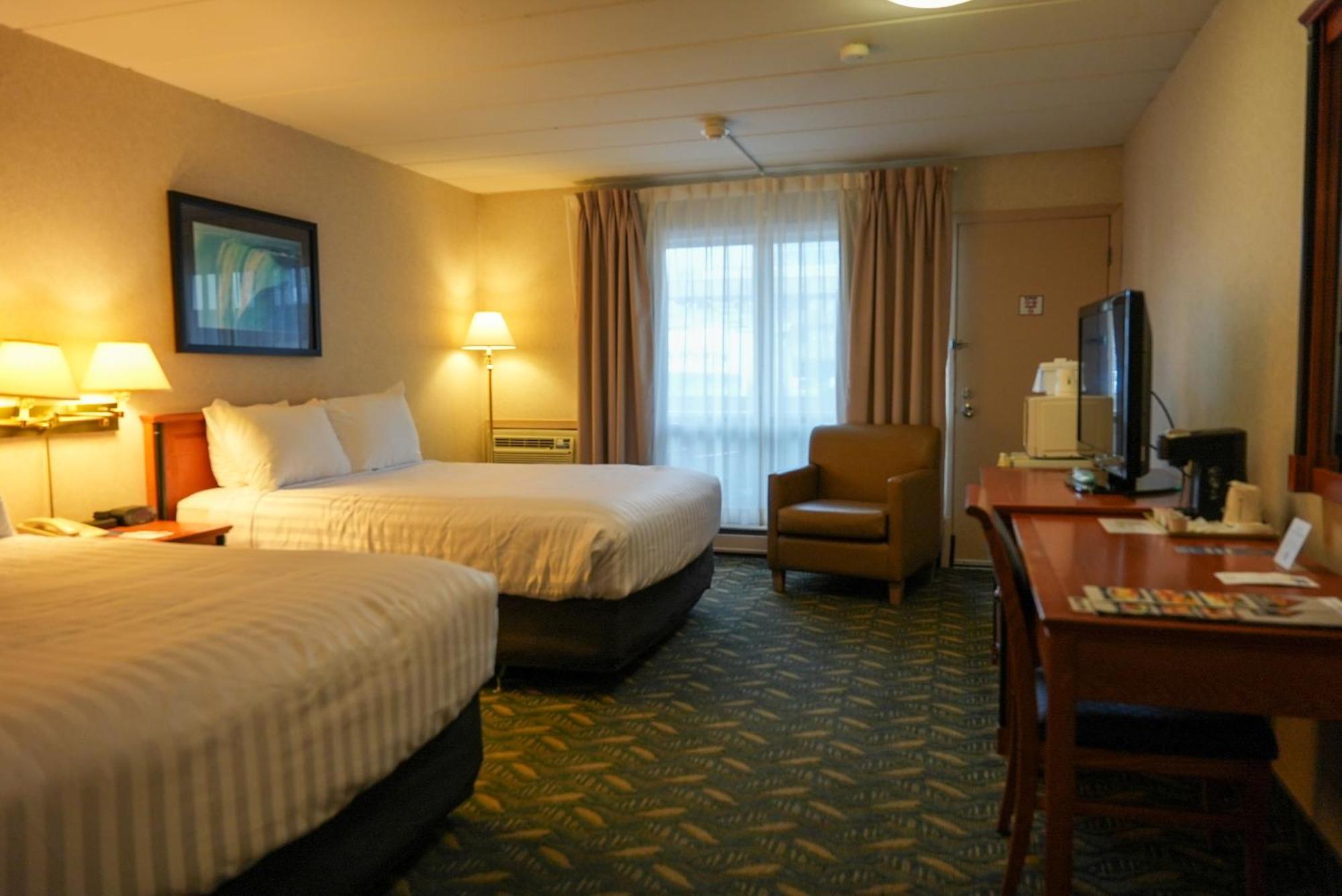 Travelodge By Wyndham Niagara Falls At The Falls Exterior photo